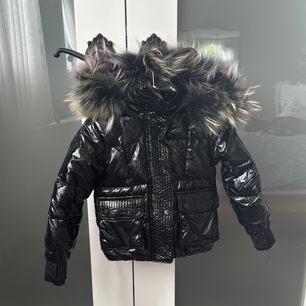 Glossy Black Puffer Jacket with Fur-Trimmed Hood